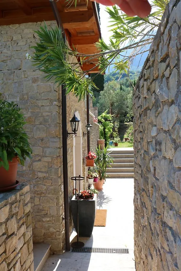 ***  La Cascata Negli Ulivi Bed & Breakfast Toscolano Maderno Italy