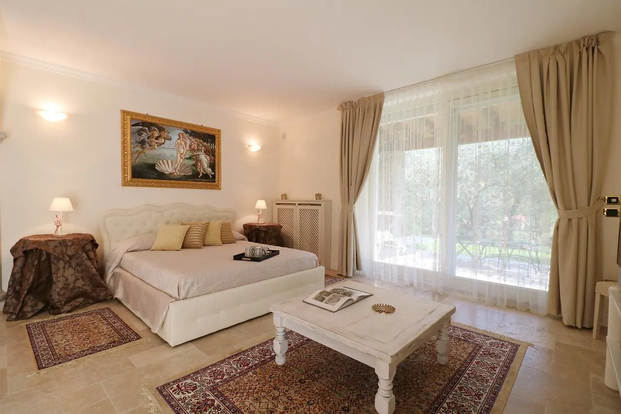 La Cascata Negli Ulivi Bed & Breakfast Toscolano Maderno 3*,  Italy