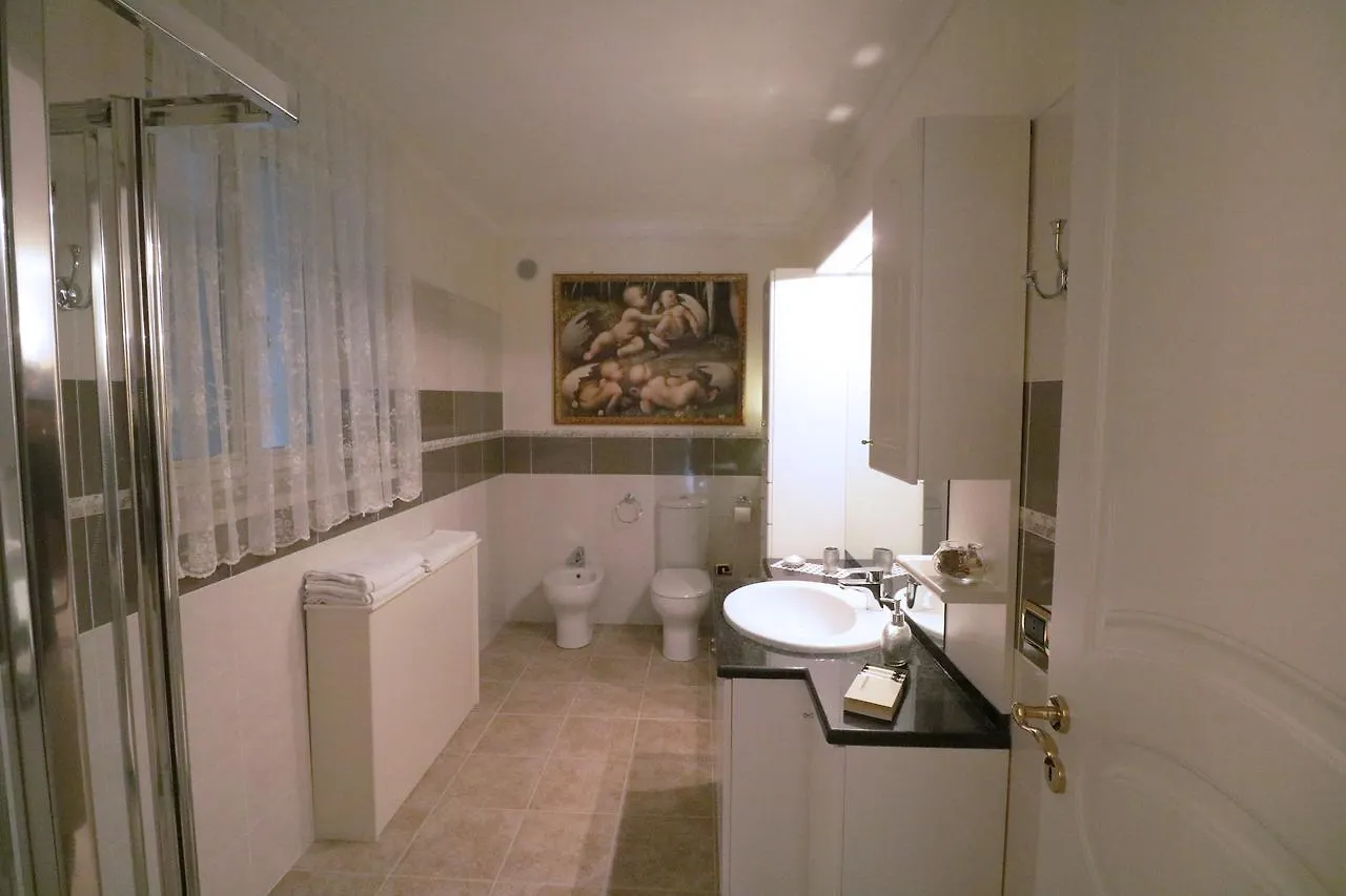 ***  La Cascata Negli Ulivi Bed & Breakfast Toscolano Maderno Italy
