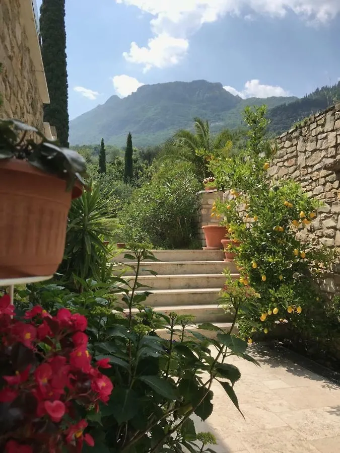 La Cascata Negli Ulivi Bed & Breakfast Toscolano Maderno 3*,  Italy